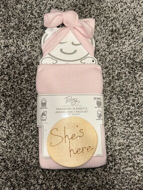 Toby baby announcement set